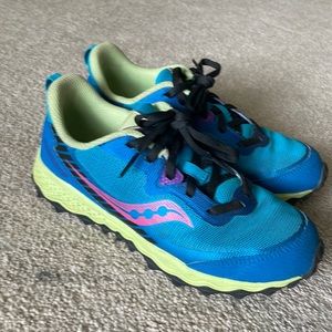 Saucony youth size 3.5 sneakers